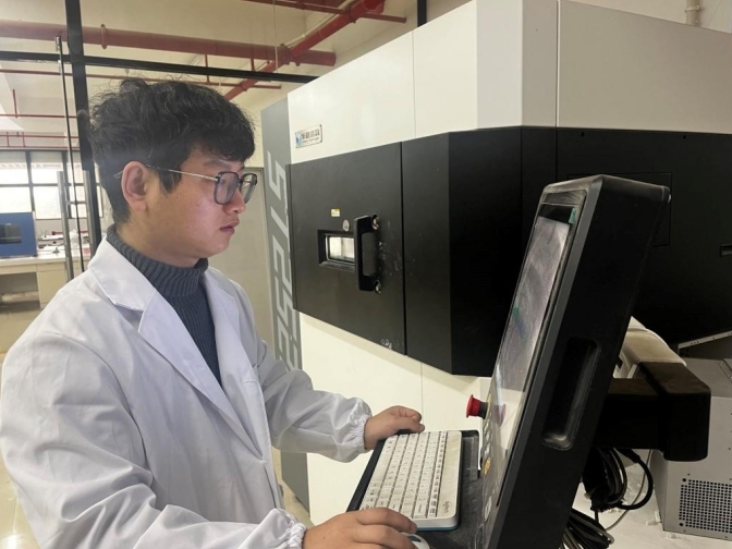 快猫
学子昝君:做科研路上的探索者与服务者