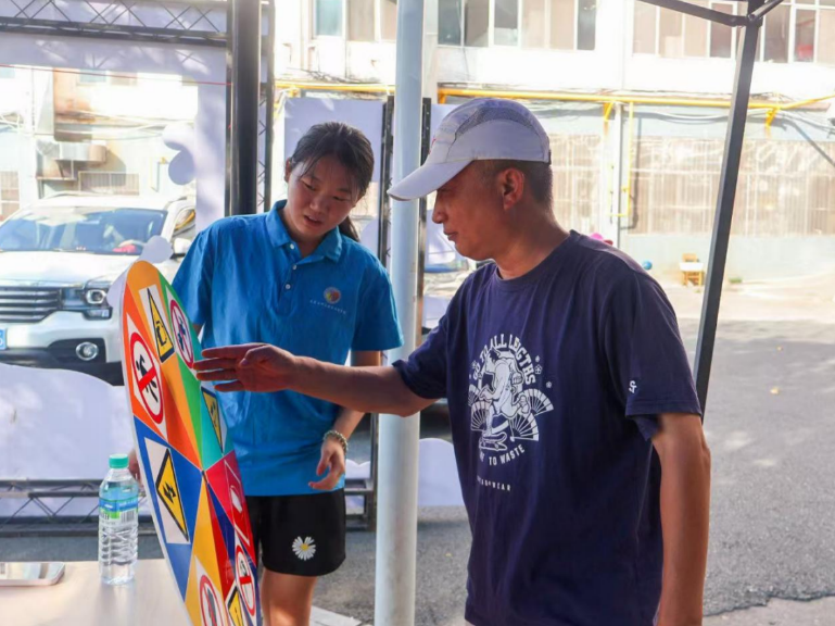 解锁“Campus Walk”，快猫
迎新“闯关”玩转安全健康知识