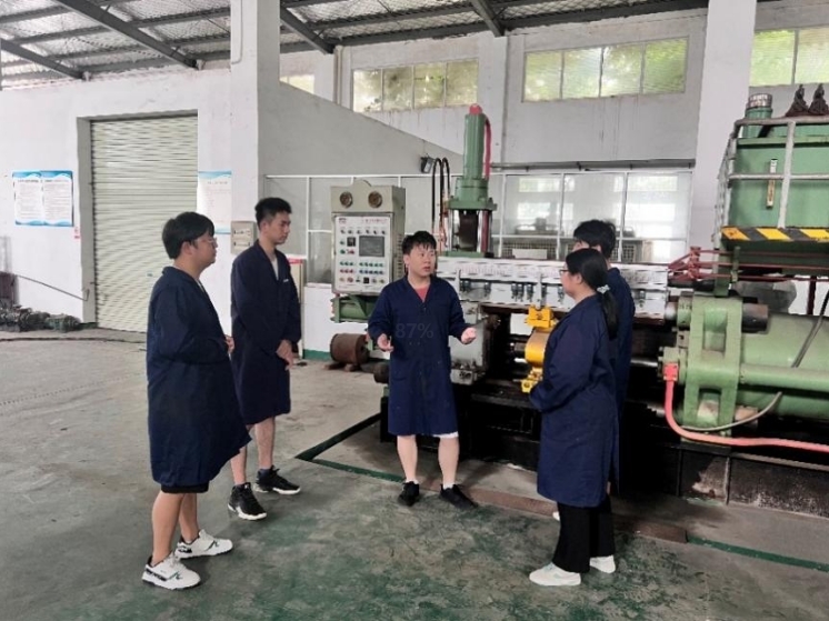 快猫
学子李德华:在潜心科研中开出人生绚丽之花